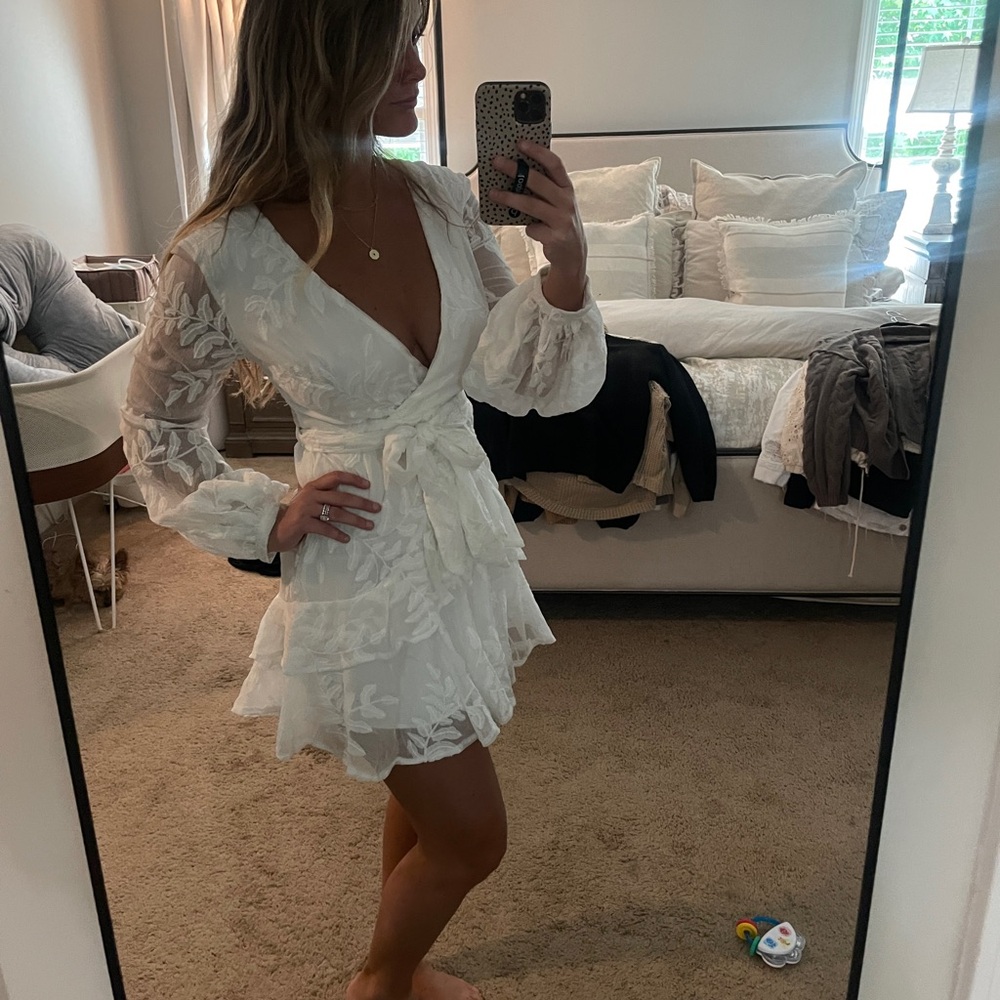 Selfie Leslie White Long Sleeve Dress